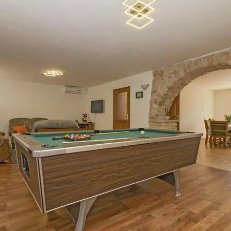 Nikolina In - Haus Fuer 6 Personen * Vodnjan