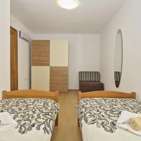 Nikolina In - Haus Fuer 6 Personen * Vodnjan