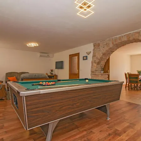 Nikolina In - Haus Fuer 6 Personen Feriehus