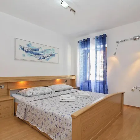 Nikolina In - Haus Fuer 6 Personen Feriehus *